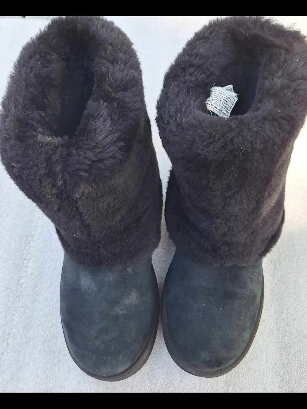 UGG Australia PATTEN Black Suede Sheepskin lined Boots Size US 9 Pull on